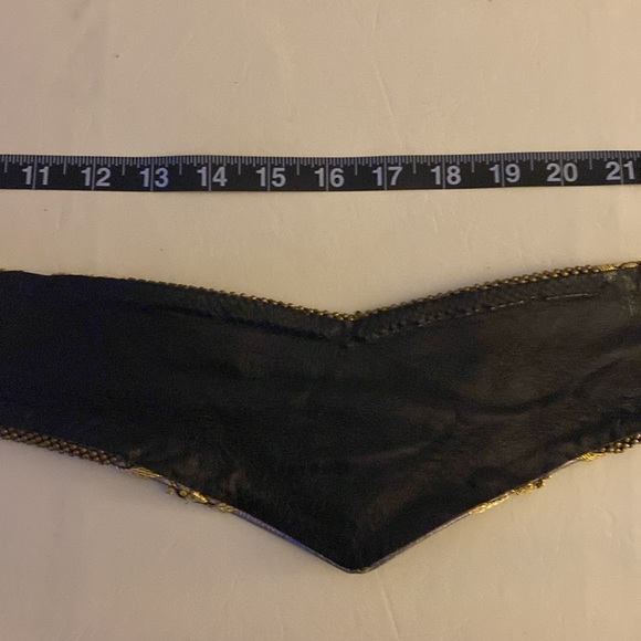 Vintage Taupe & Gold tone mesh & braid v- yolk belt. ~32". Back buckle. - Picture 8 of 9